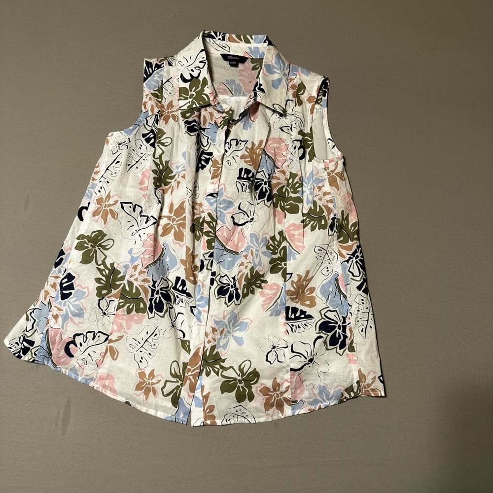 NWOT ROEM WOMENS BEAUTIFUL 😻 FLORAL MULTICOLOR TOP SIZE M